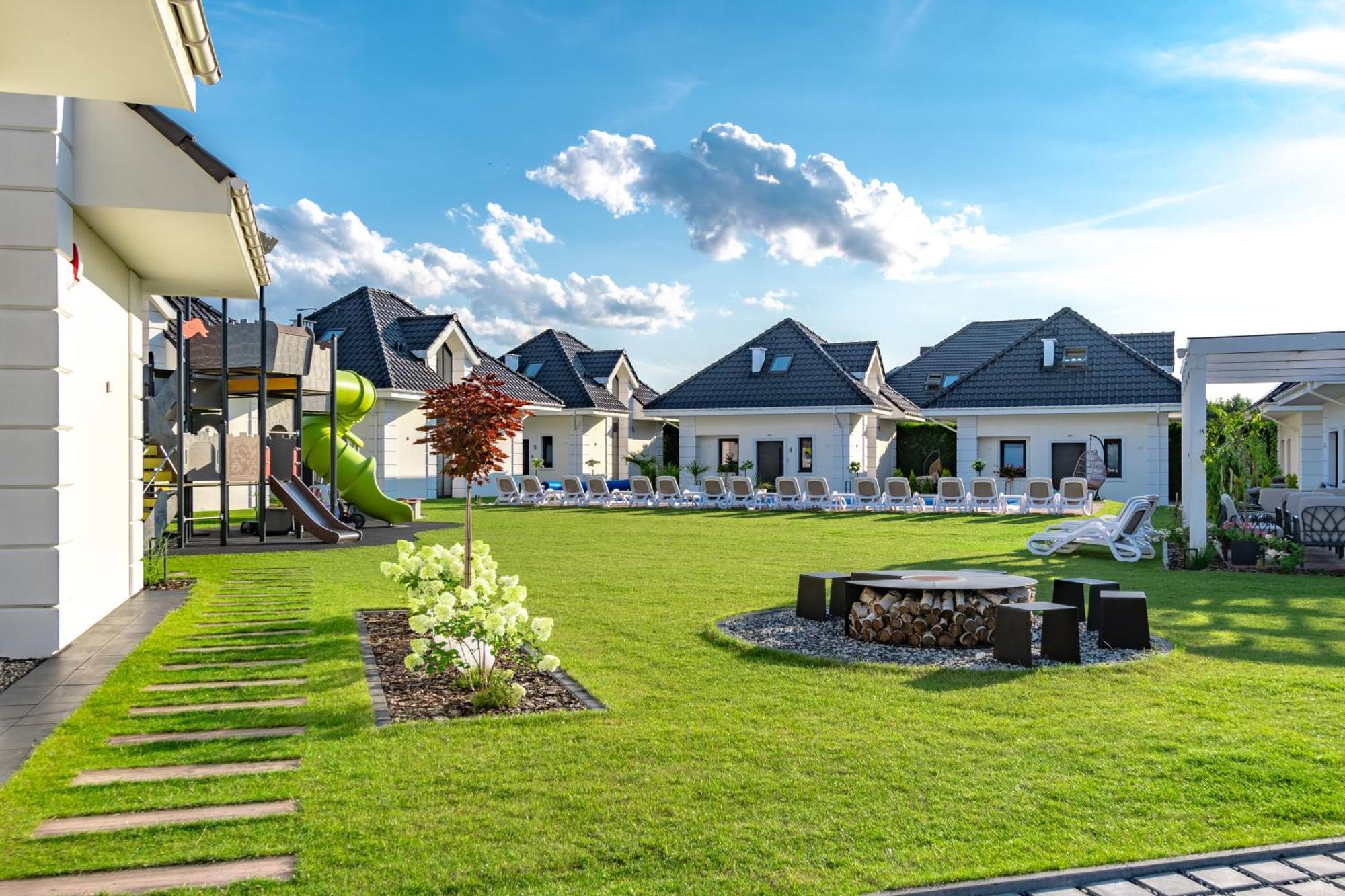 Holiday home Family - Dwupoziomowe Z Basenem Ustka